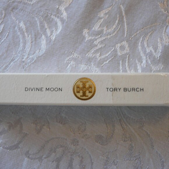 Divine Moon Eau de Parfum by Tory Burch - Picture 2 of 7